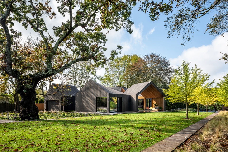 six square house by young projects