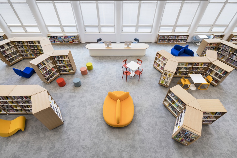 innovation and education center of international school of prague by studio perspektiv