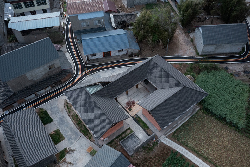 the villages center of yuan jue si china by zaixing architectural desgin firm