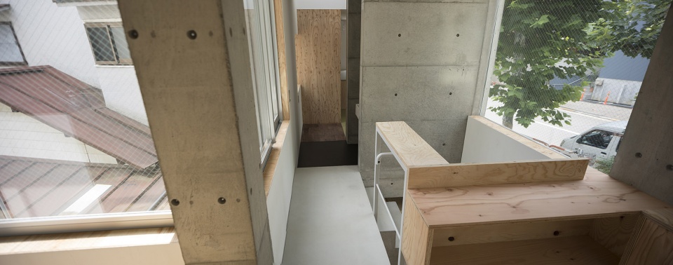 House in Kamiikebukuro by UmbreArchitects
