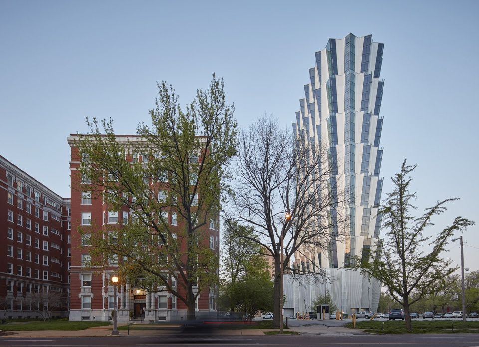 One Hundred residential tower by Studio Gang