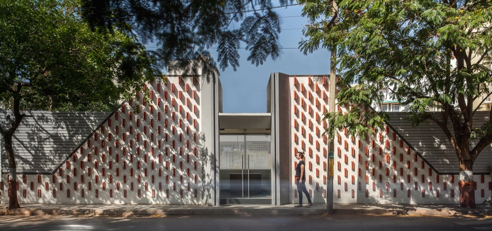 business centrum sales pavilion by playball studio