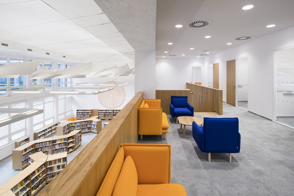 innovation and education center of international school of prague by studio perspektiv