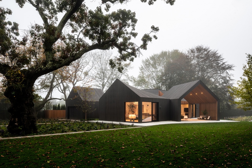 six square house by young projects