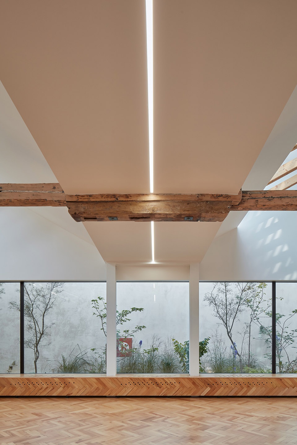 Yoga Garden Art Gallery Brno by RO AR Szymon Rozwalka architects