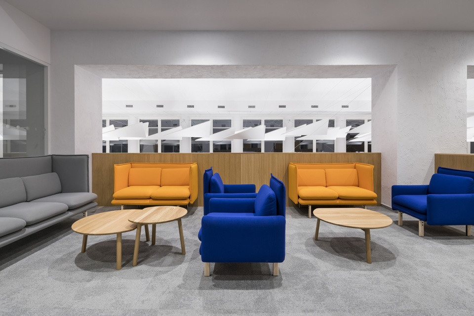innovation and education center of international school of prague by studio perspektiv