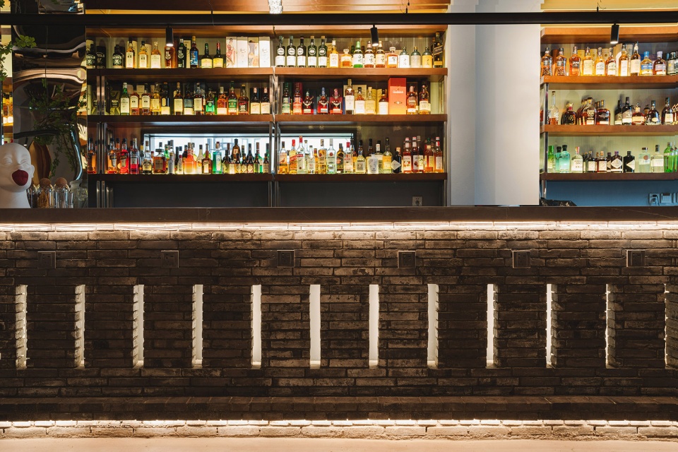 hui whisky cocktail bar china by zen in architects