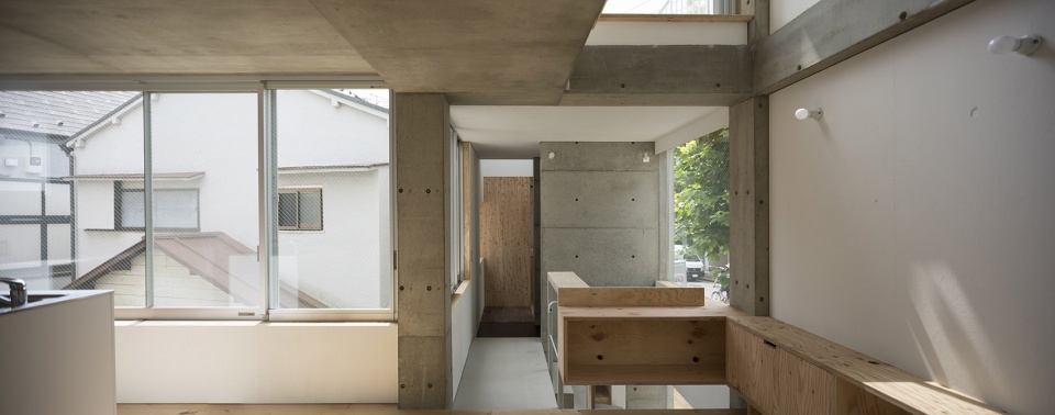 House in Kamiikebukuro by UmbreArchitects