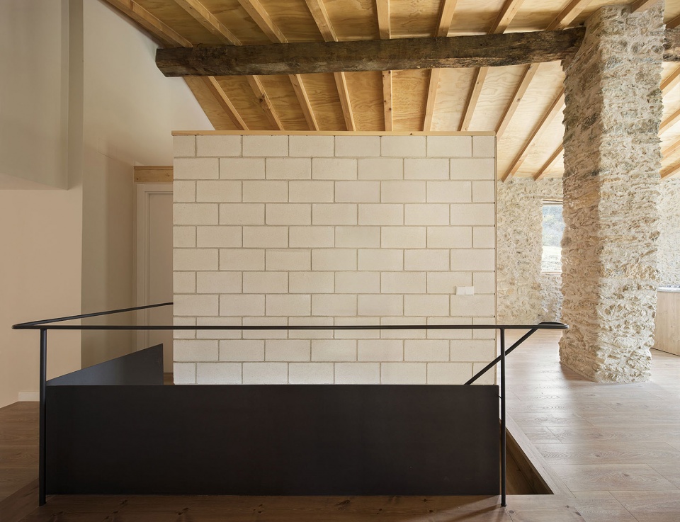 Masia de Can Perpinya by Arame Studio