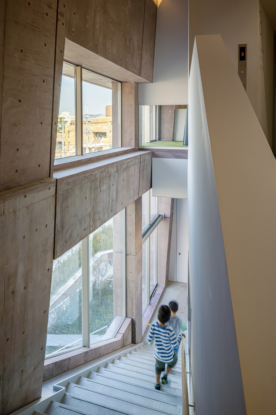 Matsubara Civic Library by MARU architecture