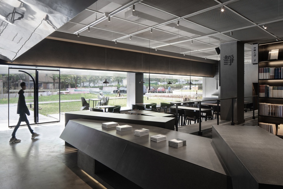 Zhijian bookstore China by SMY Space Interior Design Studio