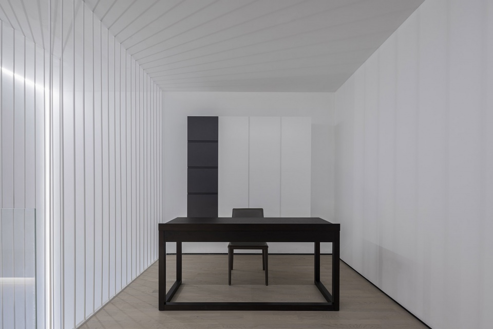 Linear Staircase House China by WUY ARCHITECTS