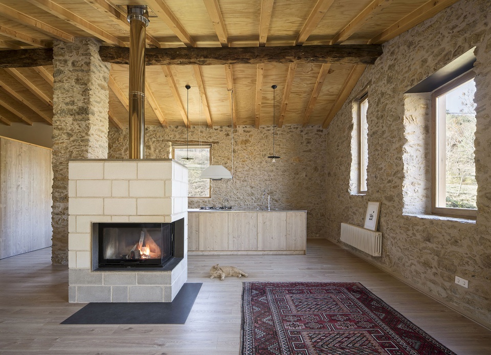 Masia de Can Perpinya by Arame Studio