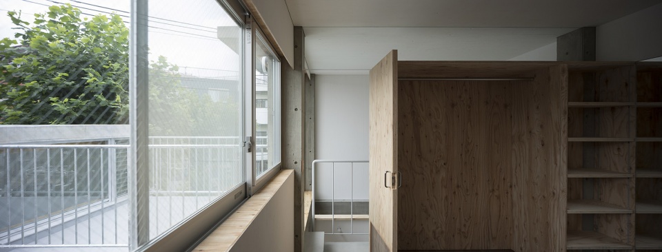 House in Kamiikebukuro by UmbreArchitects