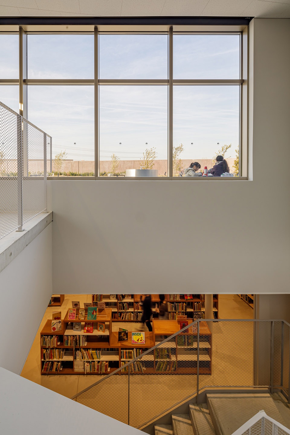 Matsubara Civic Library by MARU architecture