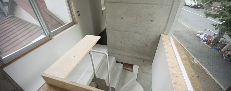 House in Kamiikebukuro by UmbreArchitects