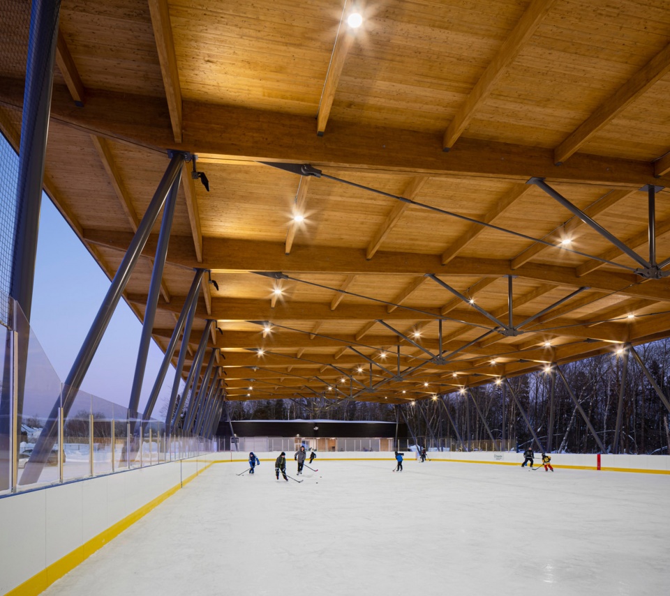 Parc des Saphirs skating rink by ABCP architecture