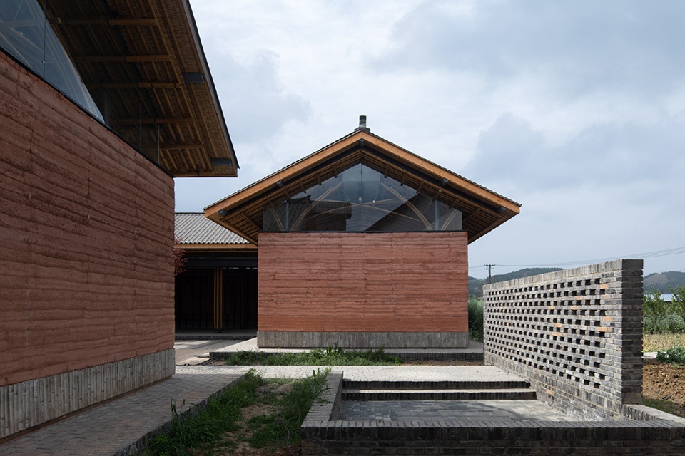 the villages center of yuan jue si china by zaixing architectural desgin firm
