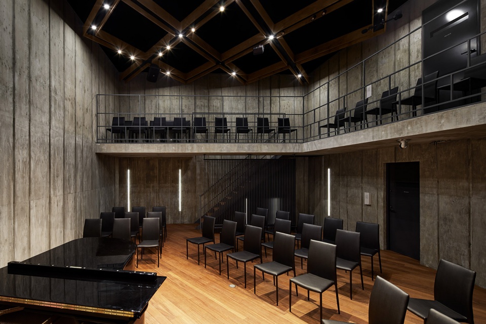 Maly Koncert by Ryo Otsuka Architects