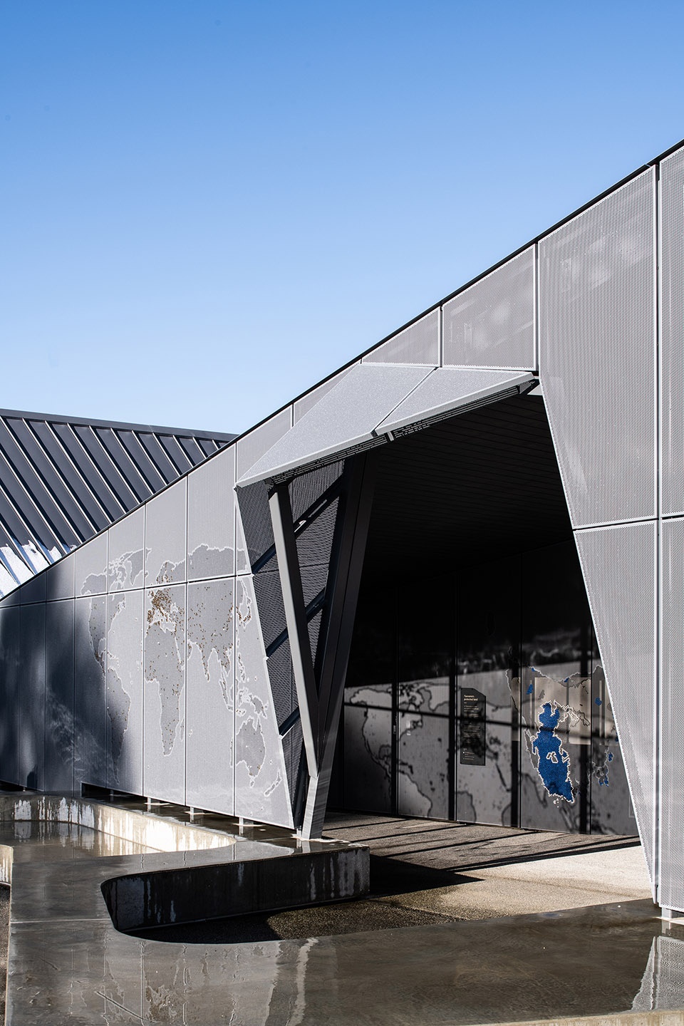 CRADLE MOUNTAIN VISITOR CENTRE by Cumulus