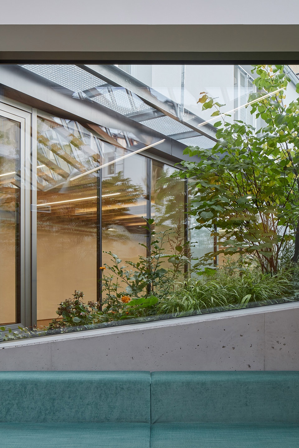 Yoga Garden Art Gallery Brno by RO AR Szymon Rozwalka architects