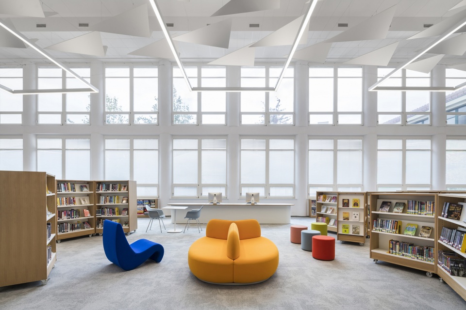 innovation and education center of international school of prague by studio perspektiv