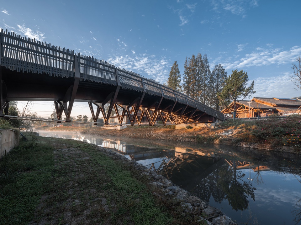 Public space regeneration at the entrance of Lixiang Village by ATA