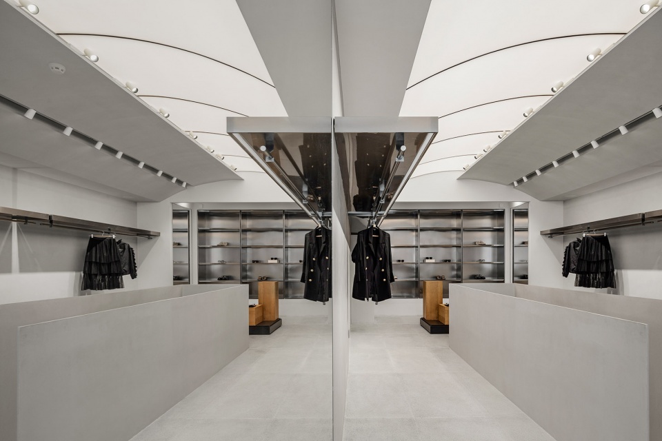 Roy clothing store China by MOOTHAN DESIGN