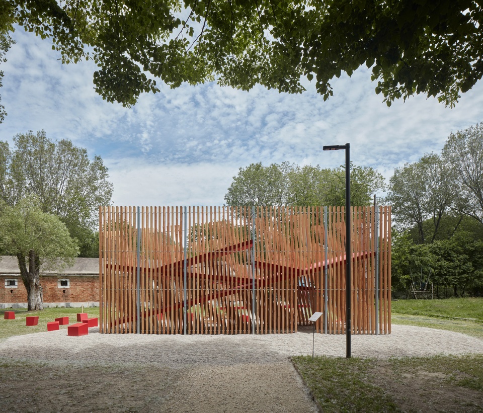 off fence matej hajek skull studio tereza kucerova molo architekti