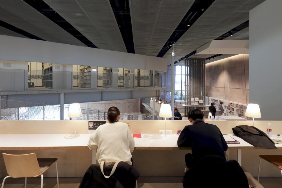 Matsubara Civic Library by MARU architecture