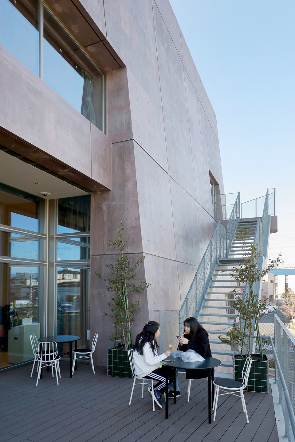 Matsubara Civic Library by MARU architecture