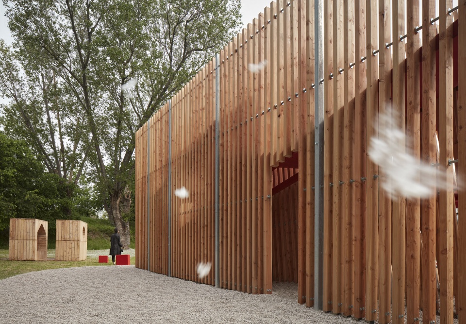 off fence matej hajek skull studio tereza kucerova molo architekti