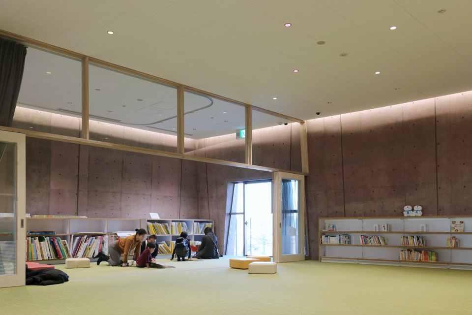 Matsubara Civic Library by MARU architecture
