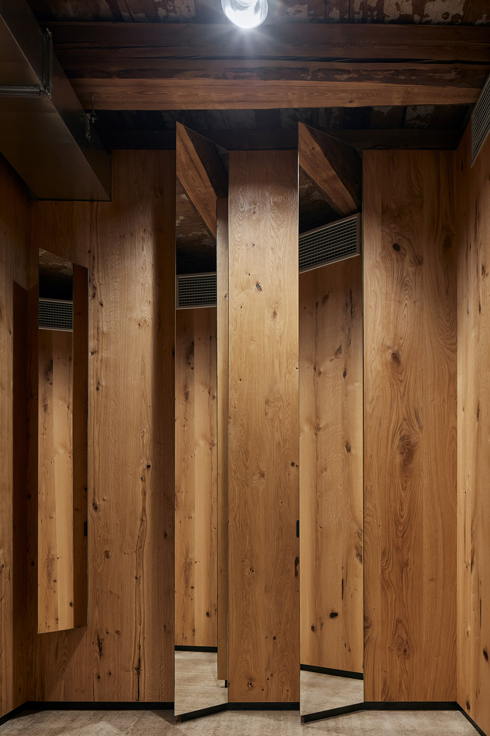 Yoga Garden & Art Gallery Brno by RO_AR Szymon Rozwalka architects 谷德设计网