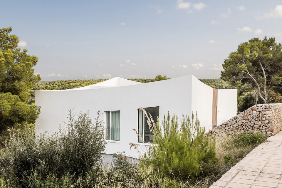 CURVED HOUSE by NOMO STUDIO