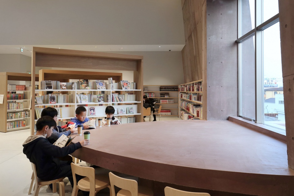 Matsubara Civic Library by MARU architecture