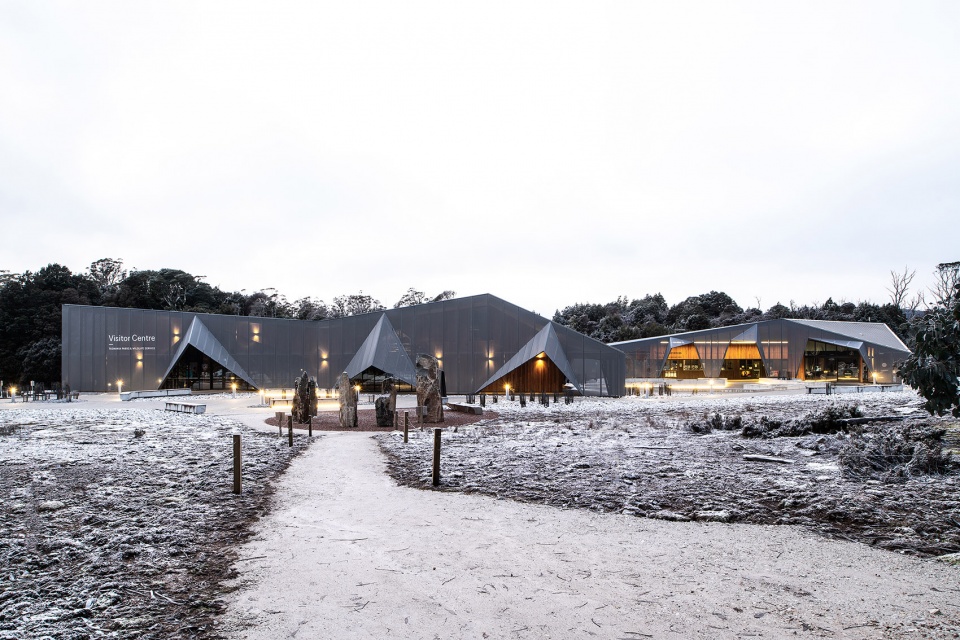 CRADLE MOUNTAIN VISITOR CENTRE by Cumulus