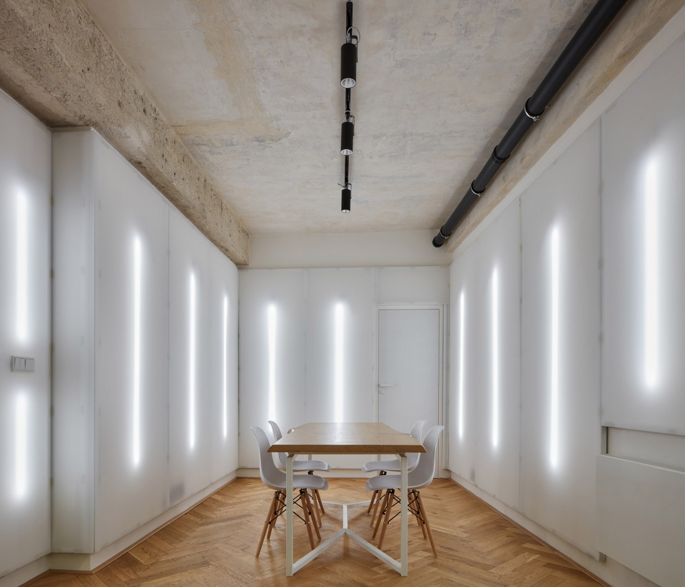 Yoga Garden Art Gallery Brno by RO AR Szymon Rozwalka architects