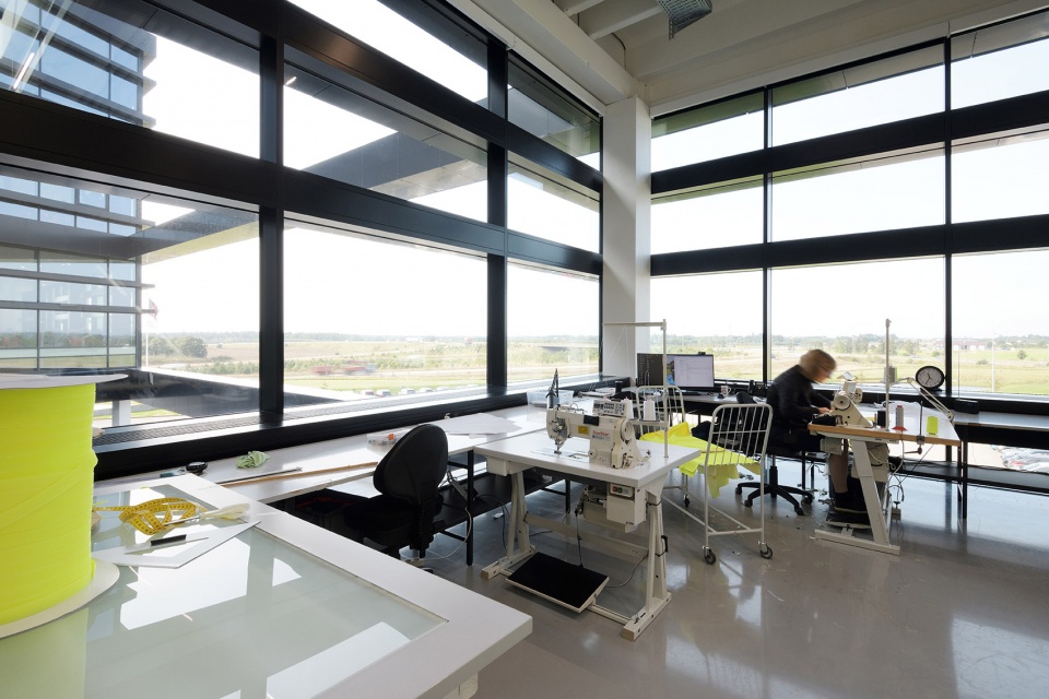 new headquarters and logistics centre for mascot international by cf moller architects