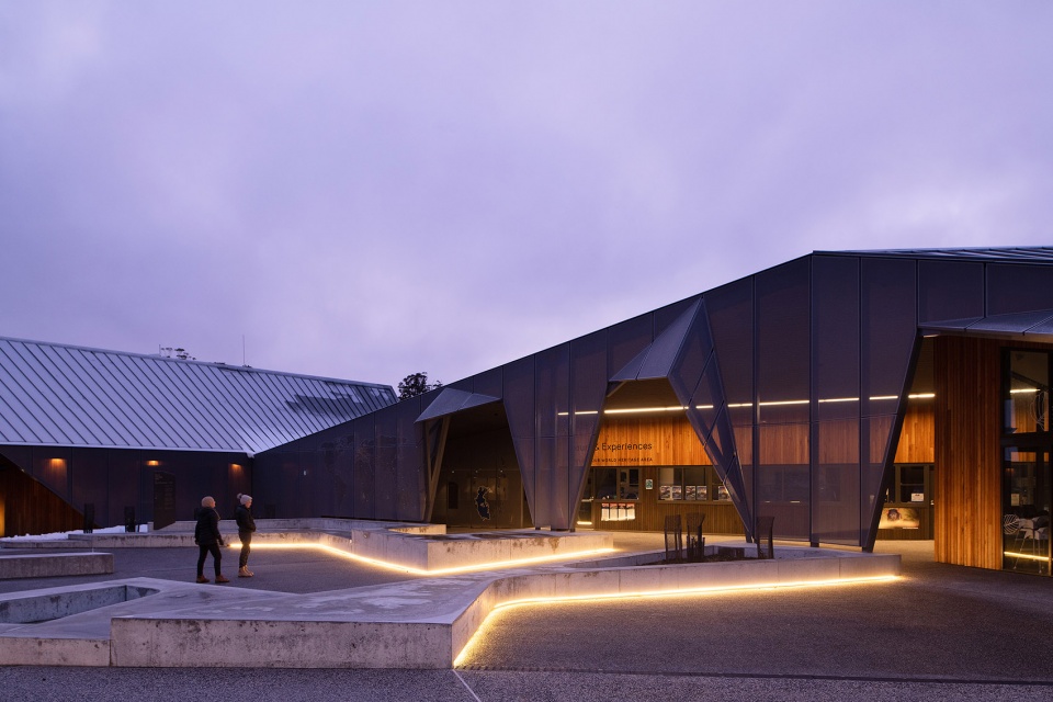 CRADLE MOUNTAIN VISITOR CENTRE by Cumulus