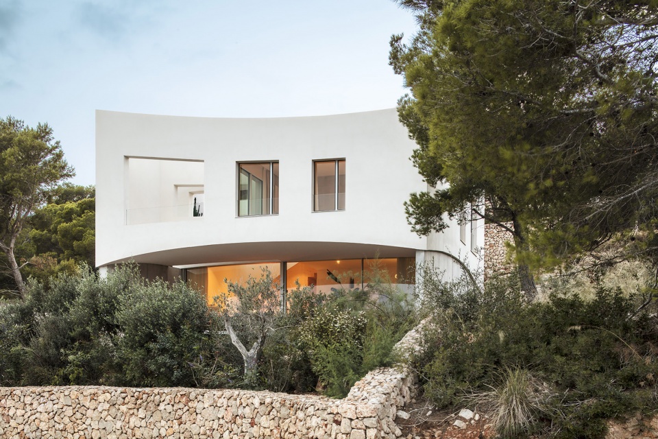 CURVED HOUSE by NOMO STUDIO