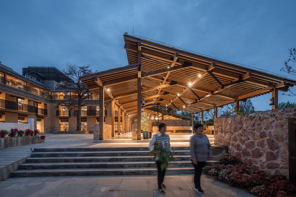 Public space regeneration at the entrance of Lixiang Village by ATA