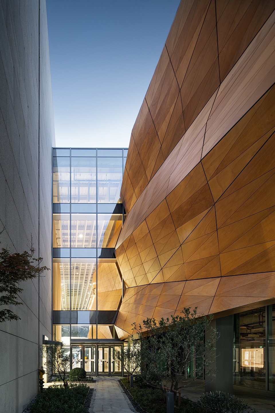 Suzhou Second Workers Cultural Palace by ARTS Group Co Ltd