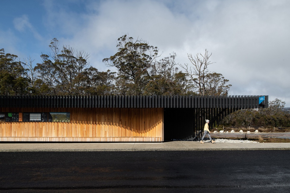 CRADLE MOUNTAIN VISITOR CENTRE by Cumulus