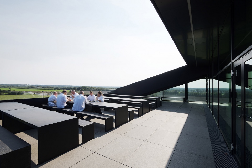 new headquarters and logistics centre for mascot international by cf moller architects