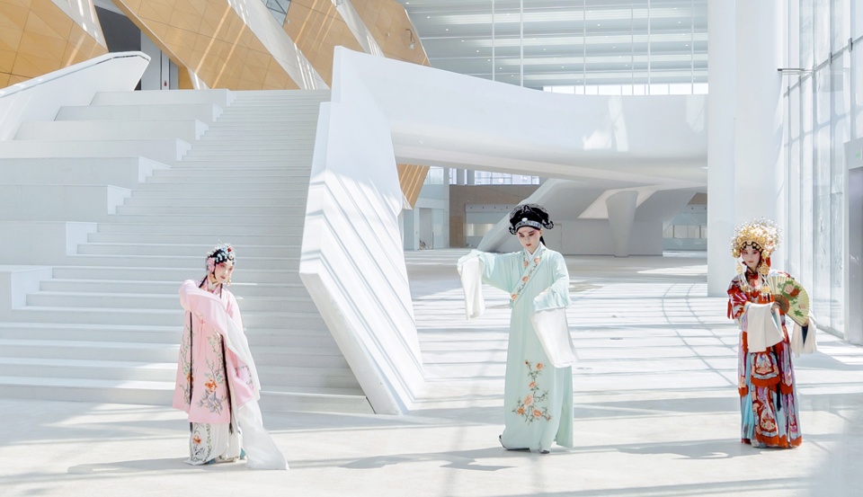Suzhou Second Workers Cultural Palace by ARTS Group Co Ltd
