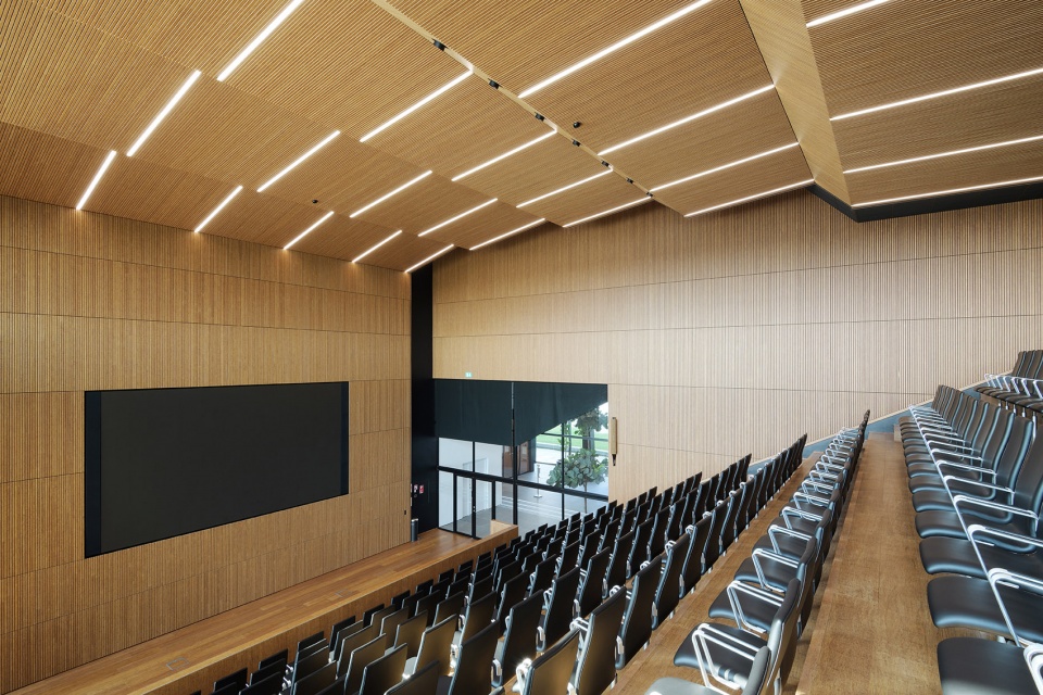 new headquarters and logistics centre for mascot international by cf moller architects