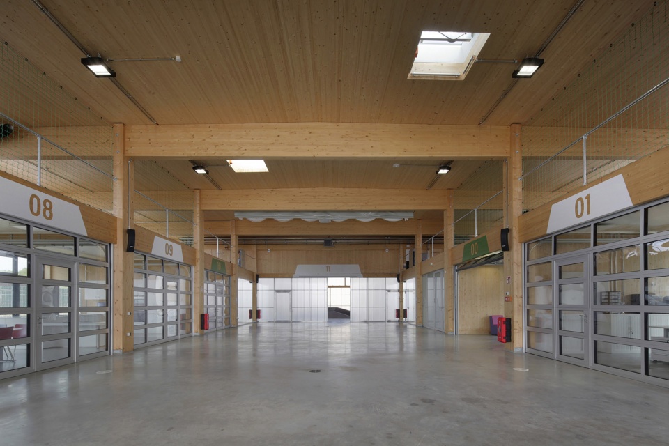 Youth community center 2001