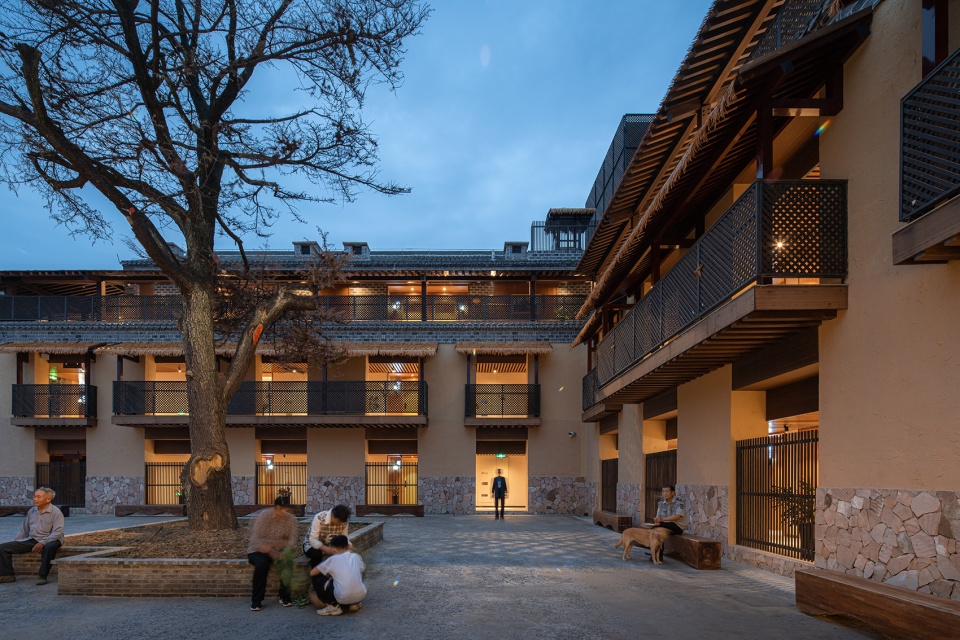 Public space regeneration at the entrance of Lixiang Village by ATA