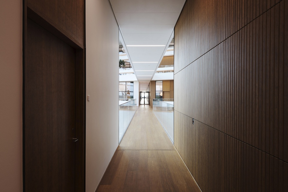 new headquarters and logistics centre for mascot international by cf moller architects